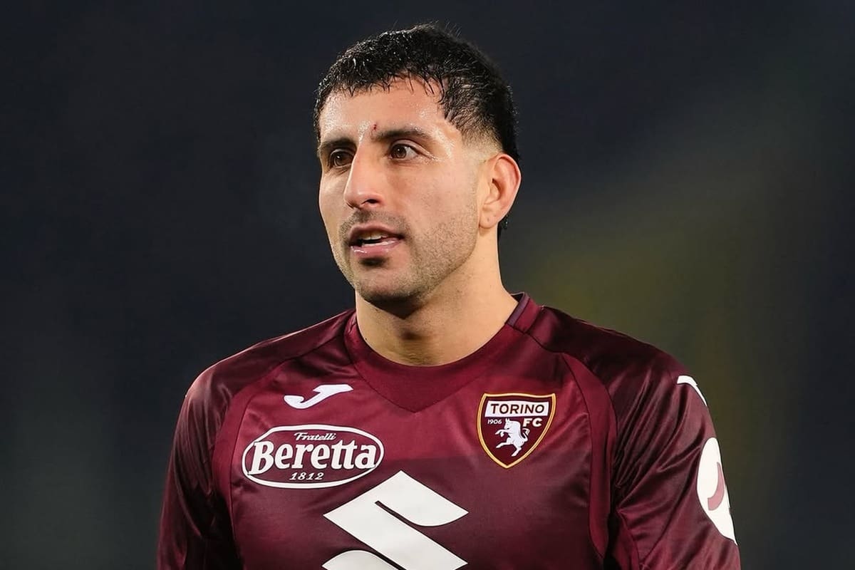 El jugador se encuentra en un enredo amoroso.