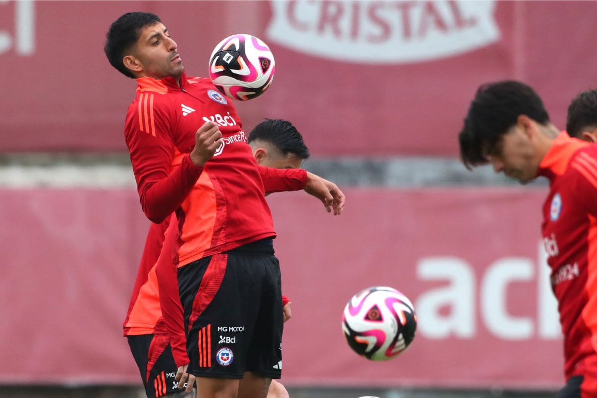 durante un entrenamiento con la Selección Chilena. Foto: Agencia Aton.