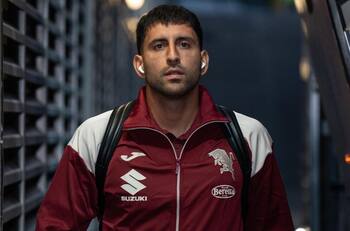 Guillermo Maripán sufrió su primer gran golpe en Italia, pero su DT lo respalda