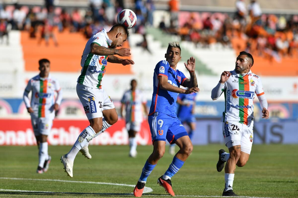en el partido entre Cobresal y Universidad de Chile.