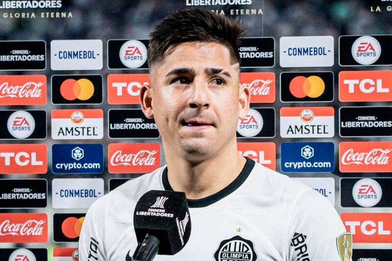 Paiva sigue sin firmar por Colo Colo.