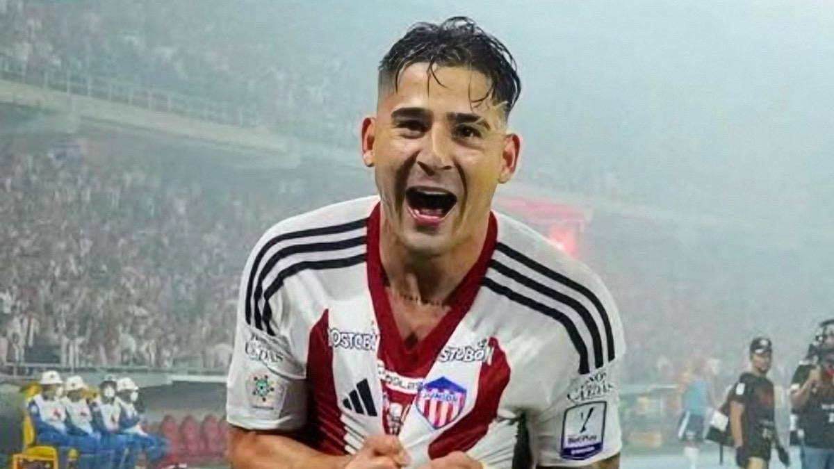 Fue cuestionado en Colo Colo, ahora es el máximo goleador de su equipo y está a 90 minutos de ser campeón