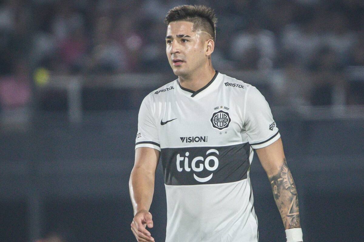 Guillermo Paiva volverá a Olimpia tras finalizar el préstamo en Colo Colo