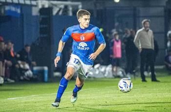 Es chileno, no funcionó en la UC y ahora dio el gran golpe en el fútbol argentino