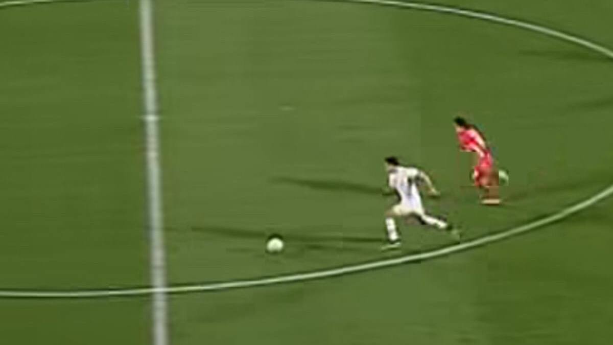VIDEO | ¡No se puede creer! Futbolista chileno se perdió un insólito gol en Argentina