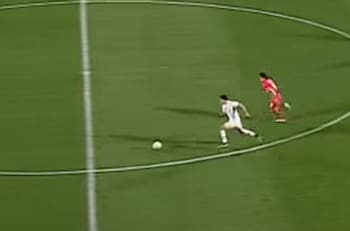 VIDEO | ¡No se puede creer! Futbolista chileno se perdió un insólito gol en Argentina