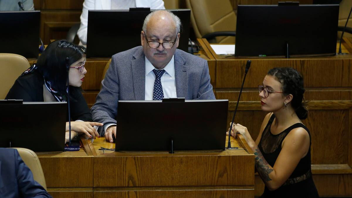 ¿Por qué Chile Vamos y Republicanos se oponen a duelo oficial por muerte de Guillermo Teillier?