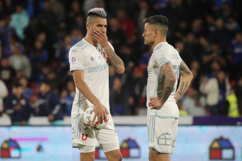 DT de la U contó la firme: ¿Leandro Fernández le robó el segundo penal a Charles Aránguiz? Foto: Aton.