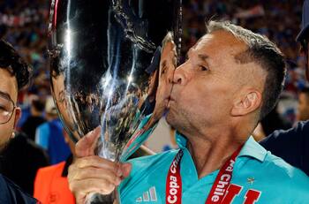 Carlos Heller se rinde ante Gustavo Álvarez en la U: “Le dio una mística especial al equipo”