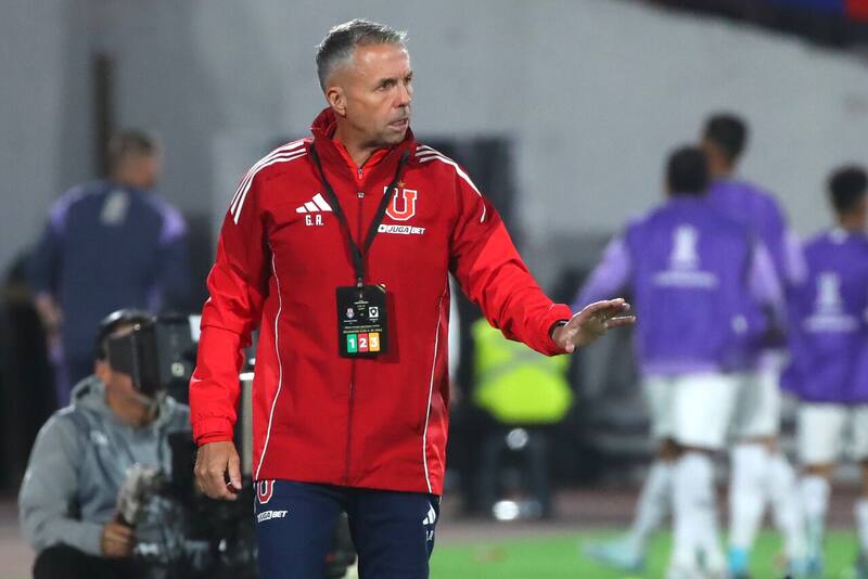 entrenador de la U. de Chile. Foto: Aton.