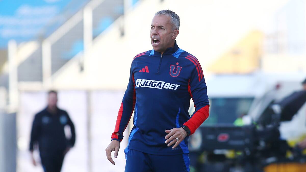 Tenso momento: a Gustavo Álvarez le dijeron que la temporada 2025 de la U fue un fracaso y así reaccionó