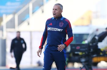 Tenso momento: a Gustavo Álvarez le dijeron que la temporada 2025 de la U fue un fracaso y así reaccionó