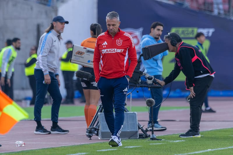 en el último partido ante Francisco Meneghini. Foto: Felipe Escobedo