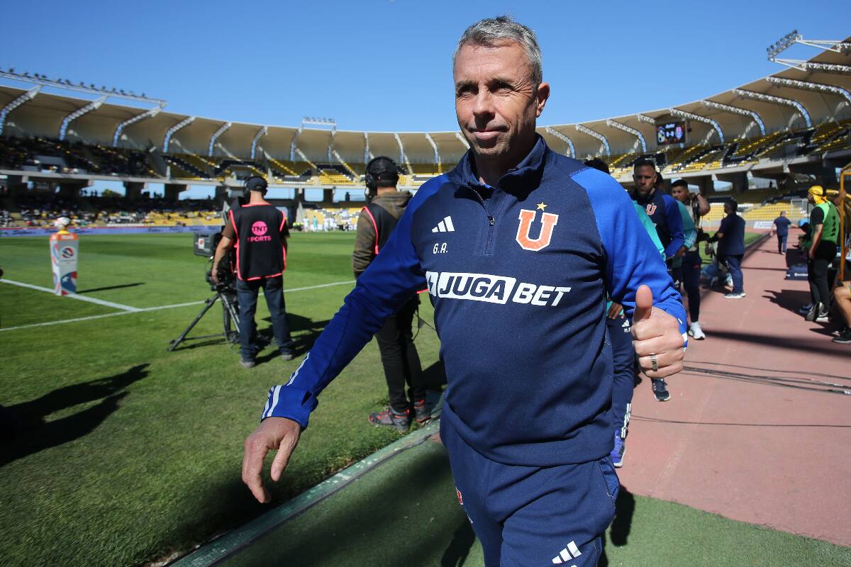 entrenador de Universidad de Chile. Agencia Aton