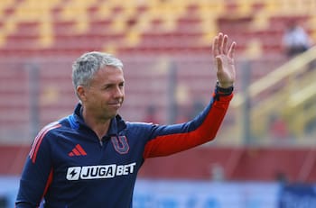 “Gustavo Álvarez es por lejos el mejor DT del fútbol chileno; la crítica hacia él es muy injusta”