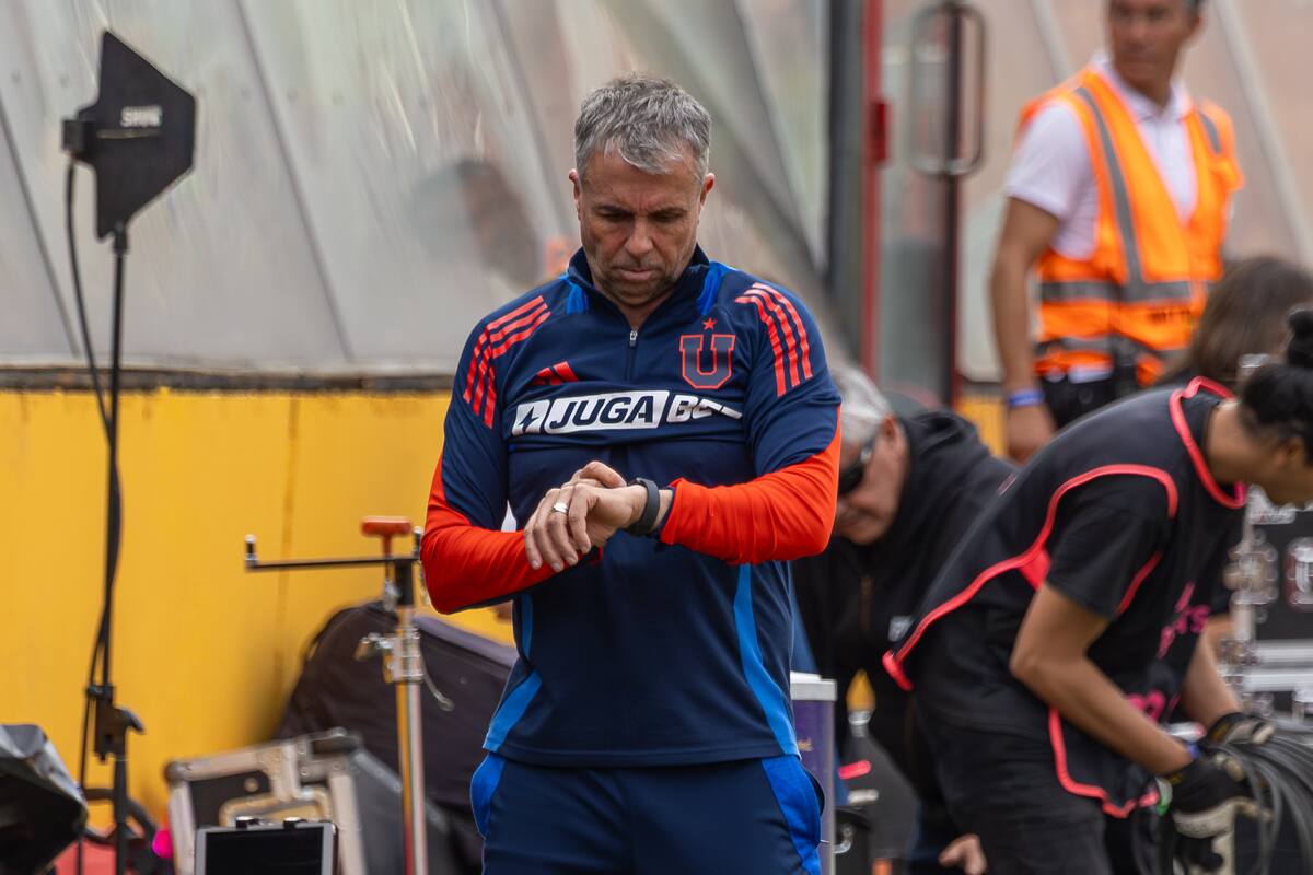 Entrenador de Universidad de Chile. Foto: Felipe Escobedo