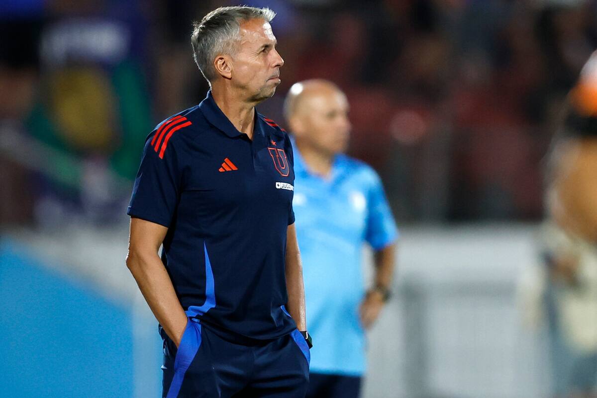 , entrenador de la Universidad de Chile. Foto: Aton.