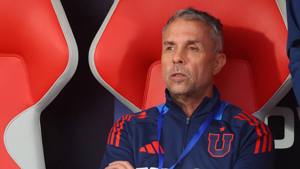 Gustavo Álvarez es el “candidato ideal” a la banca de un club sudamericano: dirigiría a un chileno