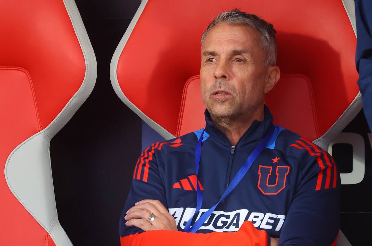 Gustavo Álvarez es el “candidato ideal” a la banca de un club sudamericano: dirigiría a un chileno