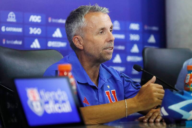 Gustavo Álvarez es presentado como nuevo entrenador de Universidad de Chile.
Jonnathan Oyarzun/Photosports