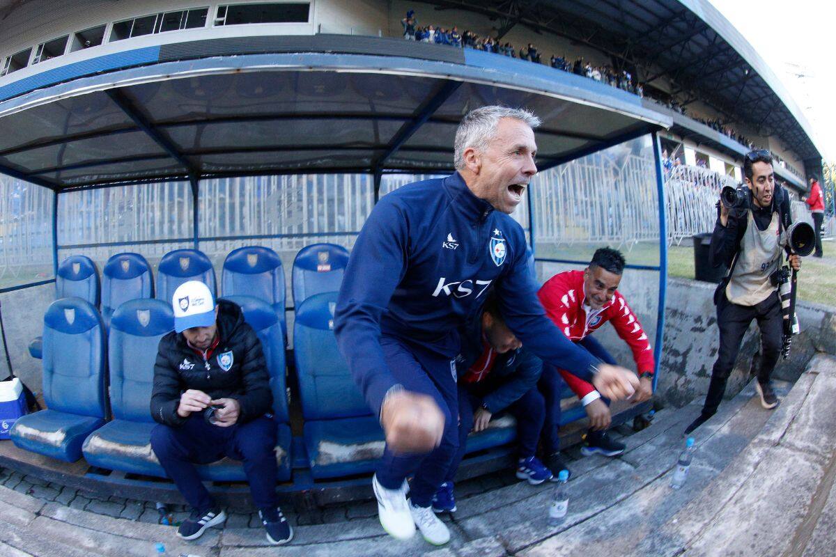 El DT que sacó campeón a Huachipato en 2023. Foto: Agencia Aton.