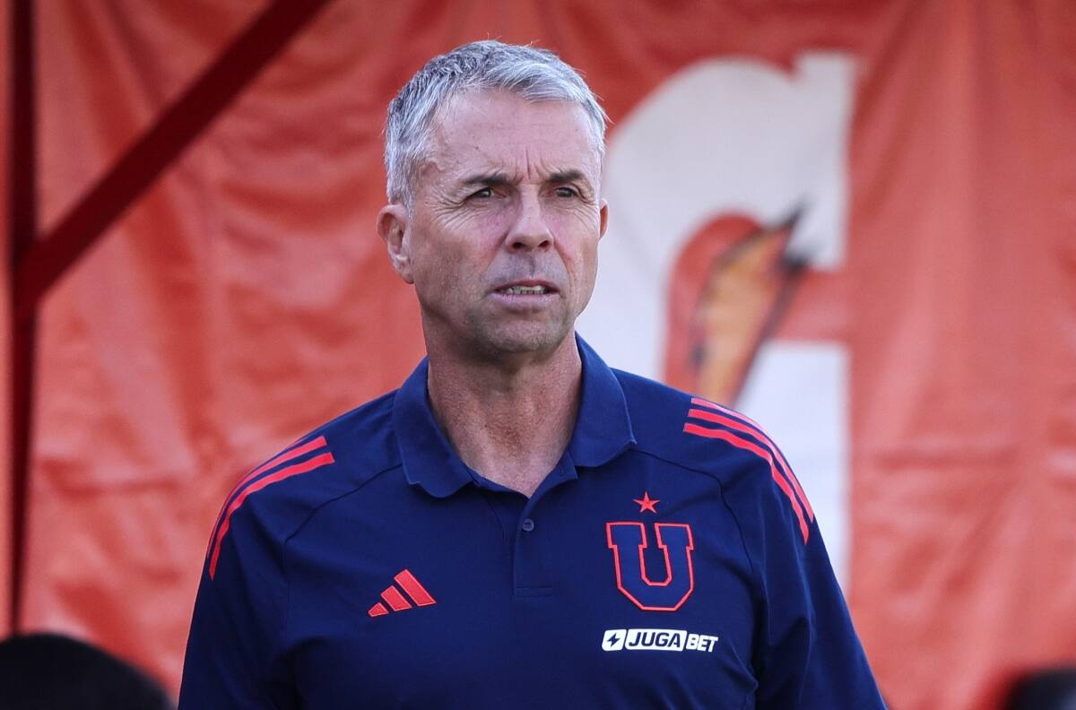 Sería DT de un chileno: Gustavo Álvarez a un paso de tener club tras su salida de la U