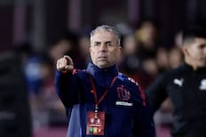 “Gustavo Álvarez tiene contrato vigente en la U. Vamos a evaluar a fin de año, quedan cosas importantes”
