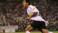 Gustavo Biscayzacú denuncia que hinchas de Colo Colo le destruyeron el auto en Uruguay