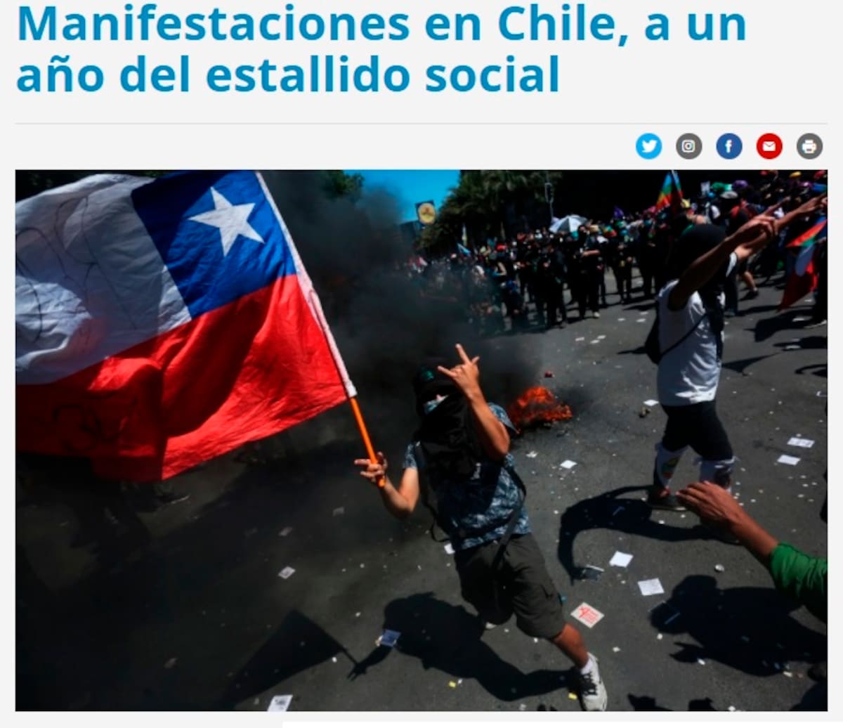 Santiago 11 marzo 2020
El joven fotógrafo Gustavo Gatica que perdió sus dos ojos producto de disparos de Carabineros llego esta tarde a Plaza Italia.
Milko Ulloa/Aton Chile