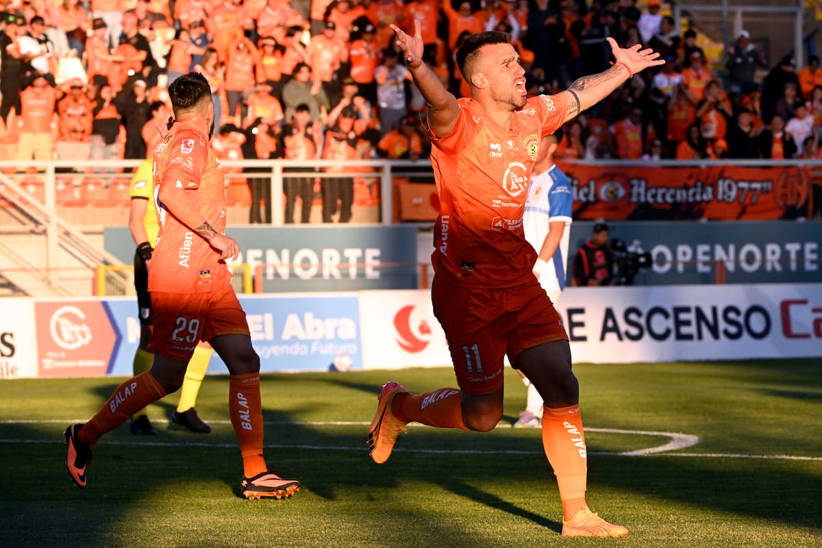 El capitán loíno anotó un doblete el sábado pasado en el triunfo de Cobreloa 4-2 sobre Santa Cruz. (Foto: Aton)
