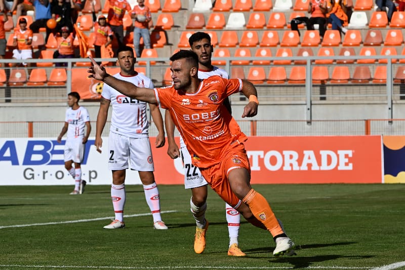 El delantero argentino es la gran carta de gol de Cobreloa en la Liga de Ascenso 2025.