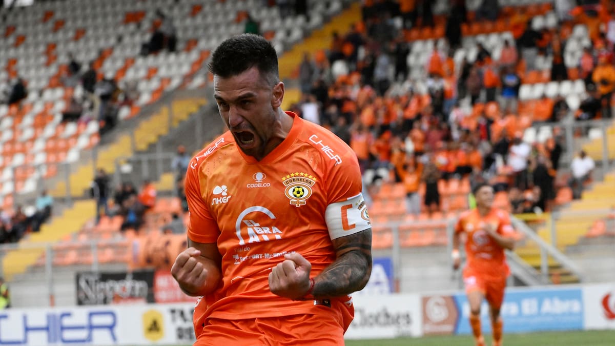 VIDEO | Captan impresionante fenómeno climático en debut de Cobreloa en Calama: hinchas quedaron impactados