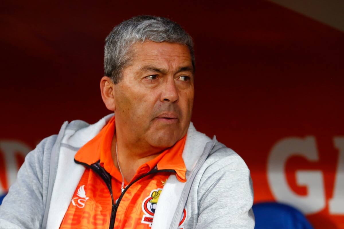 El entrenador que lleva casi una década seguida en Cobresal. Foto: Aton