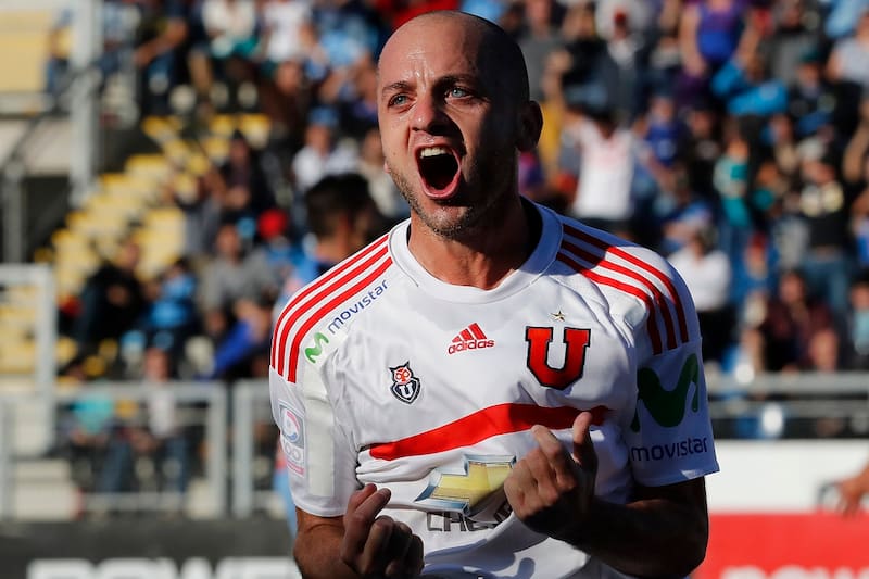 El "Duende" se convirtió en referente en su paso por Universidad de Chile, donde fue multicampeón.
Martin Thomas/Photosport