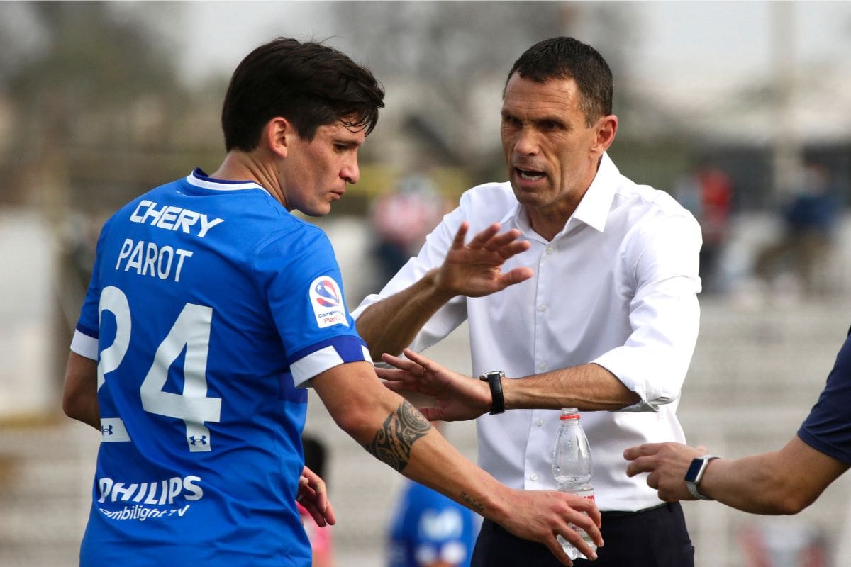 El técnico uruguayo, en su paso por Universidad Católica. Foto: Agencia Aton.