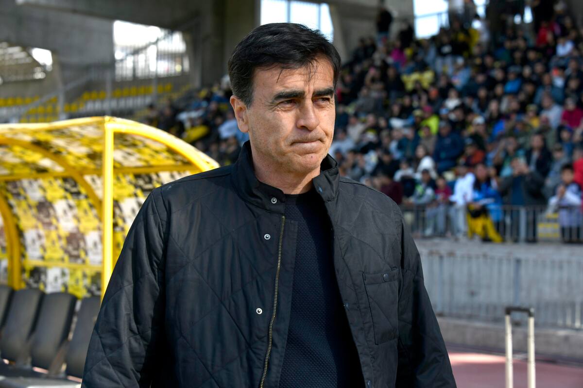 El técnico en el partido frente a Coquimbo Unido.