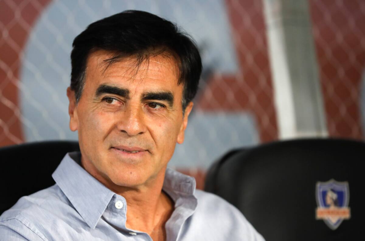 Gustavo Quinteros llamó a la calma tras caída de Colo Colo: “No estamos tan mal”