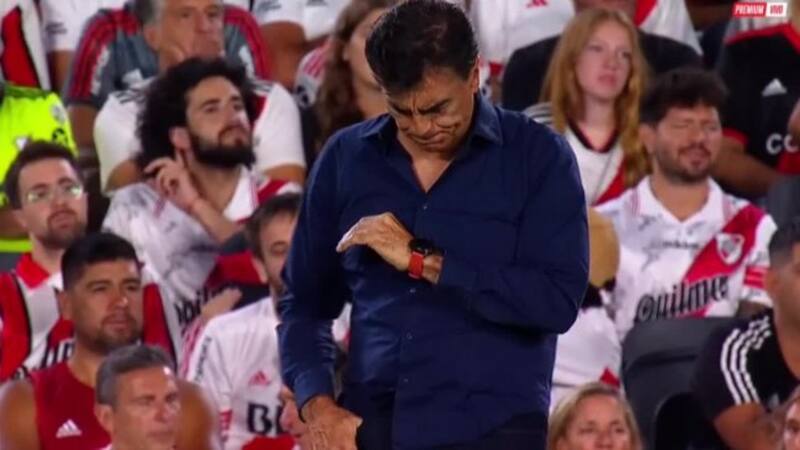 Quinteros sufrió una fea derrota ante River con Vélez.