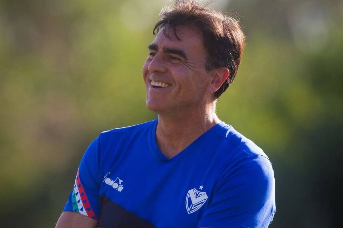 Gustavo Quinteros despertó el interés de Boca Juniors de cara al futuro. Foto: Vélez