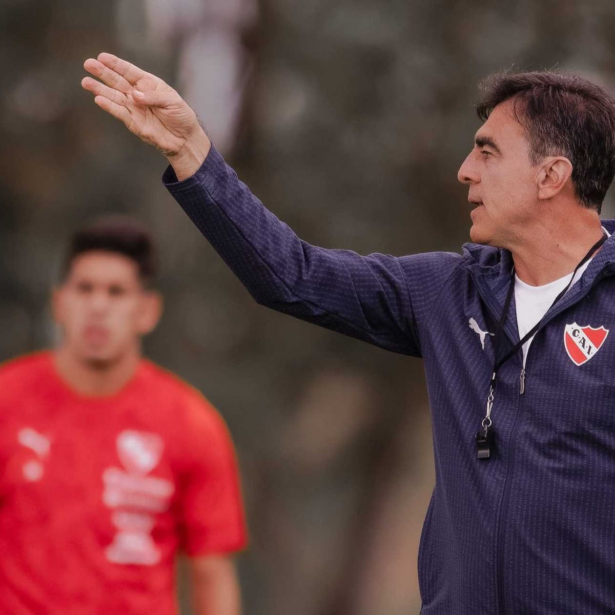 La decisión de Gustavo Quinteros que podría acelerar la llegada de Luciano Cabral a Colo-Colo