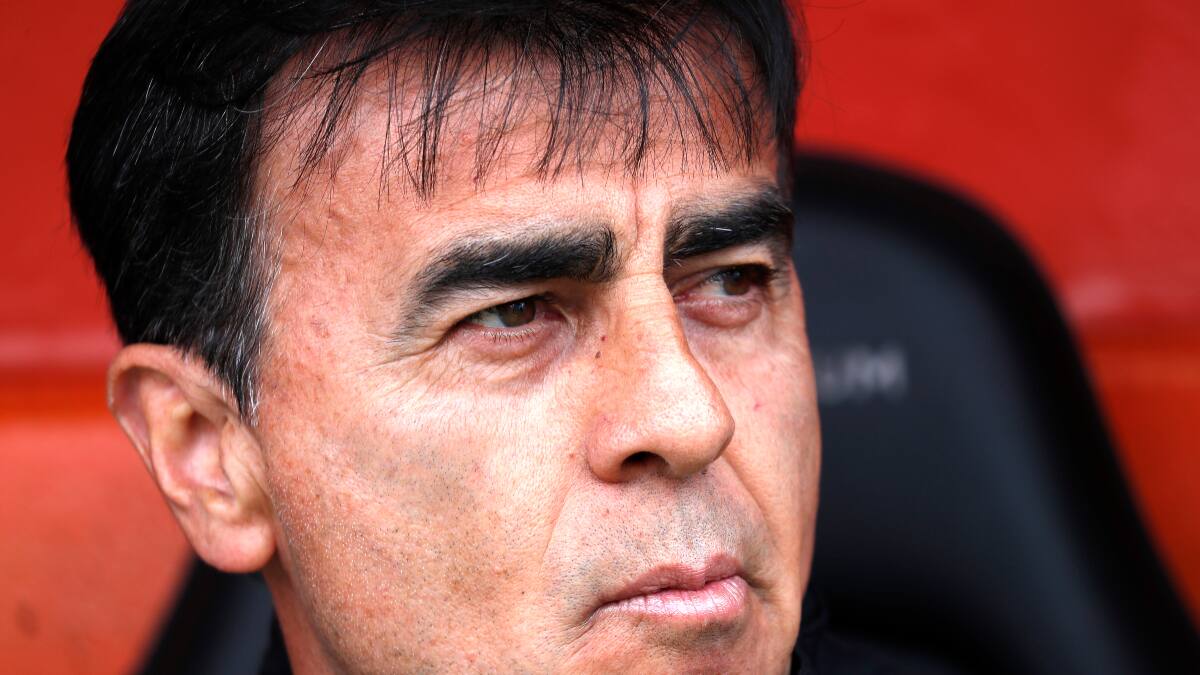 Luego del NO a Colo Colo: este gigante sudamericano busca fichar a Gustavo Quinteros