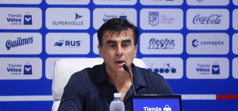 Debe enfrentar la detención de cuatro de sus jugadores.