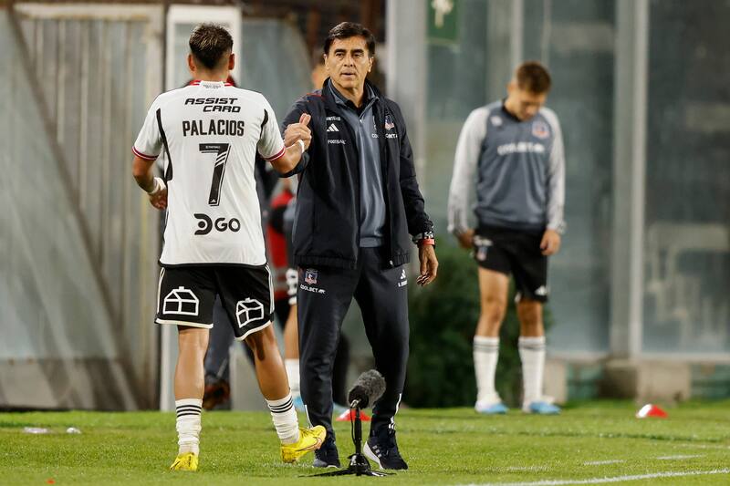 Gustavo Quinteros aseguró que Carlos Palacios aún tiene por progresar en Colo Colo (Foto: Aton)