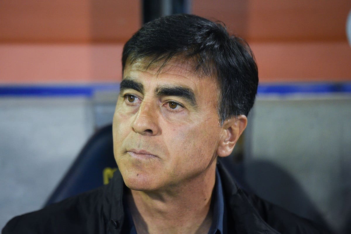 se refiere a la posibilidad de dirigir a Colo Colo.