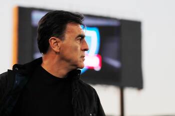 “Gustavo Quinteros está esperando a ver qué pasa con Eduardo Berizzo en La Roja”