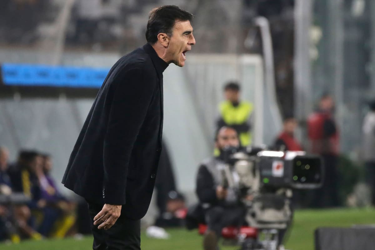 Gustavo Quinteros, entrenador de Colo Colo.