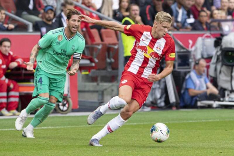 Erling Haaland se enfrentó con Real Madrid en una sola oportunidad. Fue un amistoso en 2019, cuando el noruego encabezaba el ataque de Salzburgo.