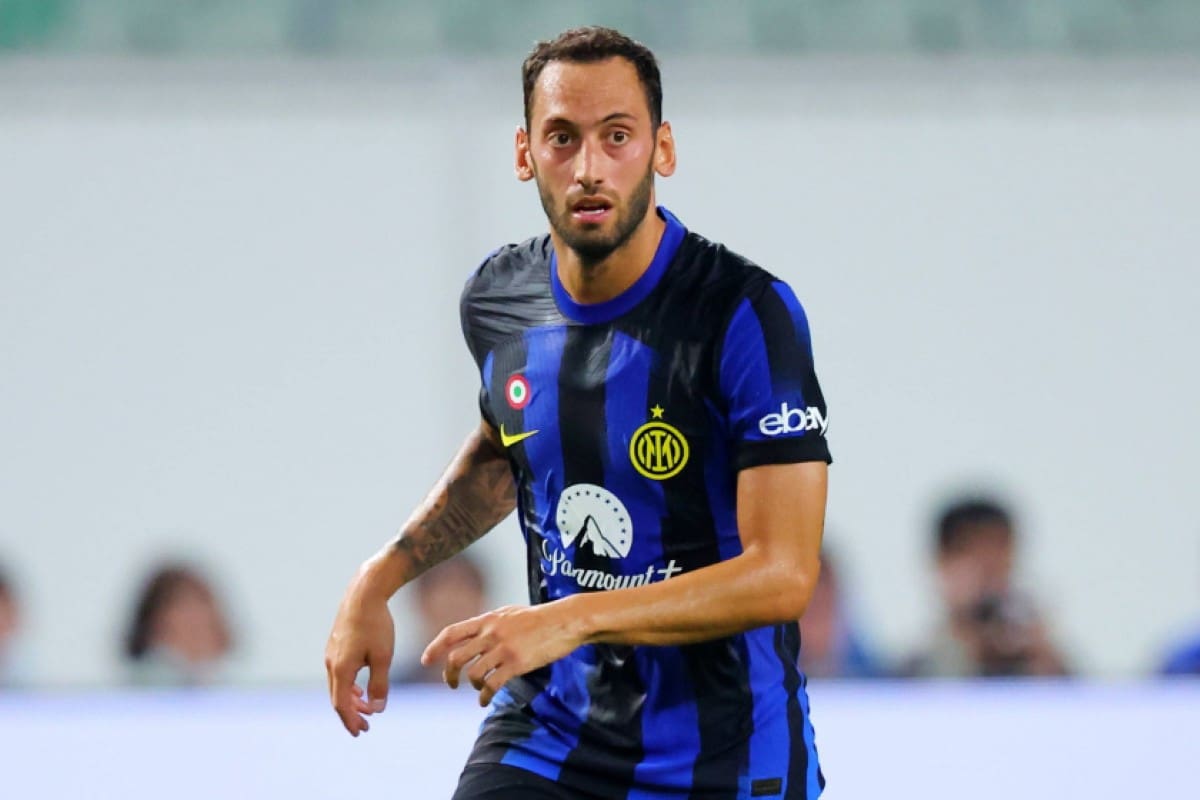 Hakan Calhanoglu, volante de Inter de Milán.