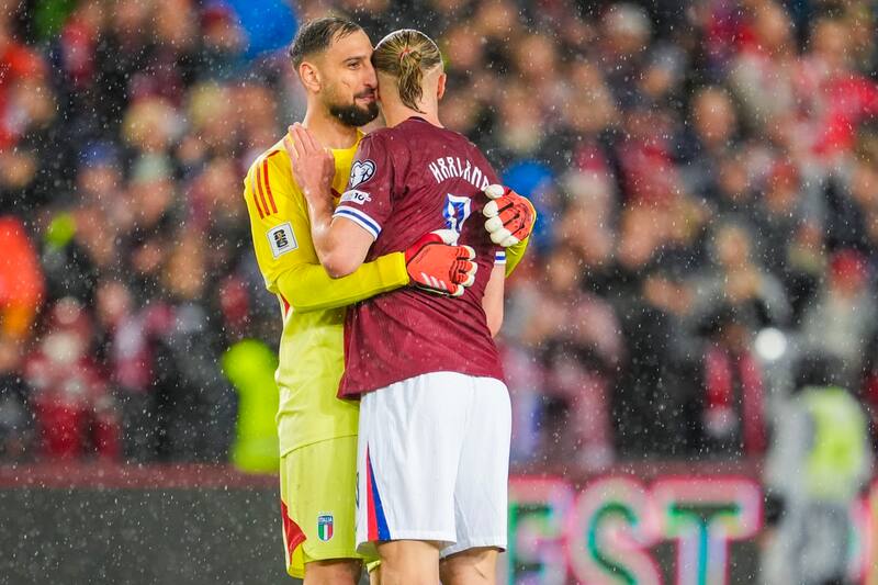en el duelo Italia vs Noruega. Foto: EFE.