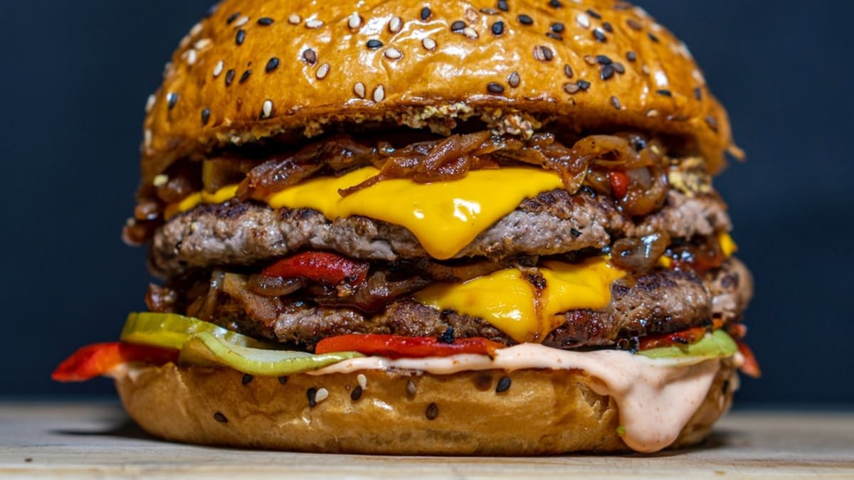 Los mejores lugares de Santiago para comer hamburguesas: 3 locales con imperdibles smash burgers